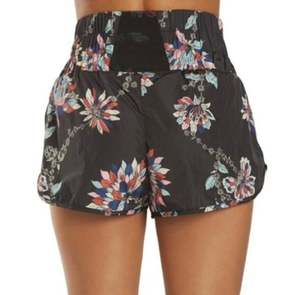 Free People The Way Home Shorts Floral Combo Size S Black Multi Athleisure - Picture 2 of 11